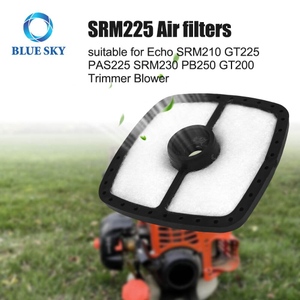 Струнный триммер и воздуходувка и лужайка. 